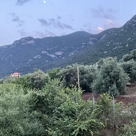 Holidays Near The Kamena Vourla