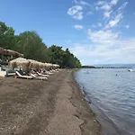 Holidays Near The Kamena Vourla